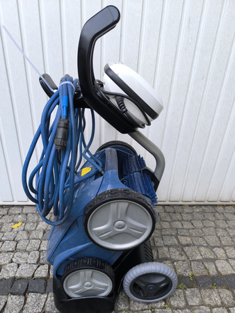 Robot odkurzacz basenowy Dolphin S100