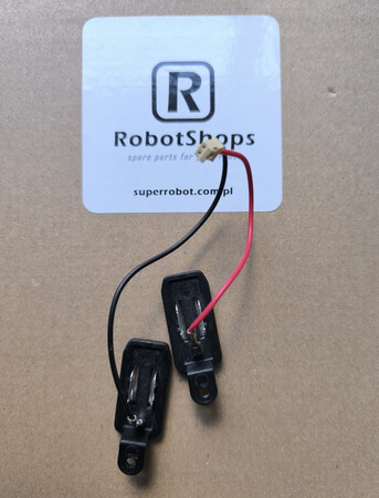 Robot odkurzacz - Setti RV800 - styki ładowania